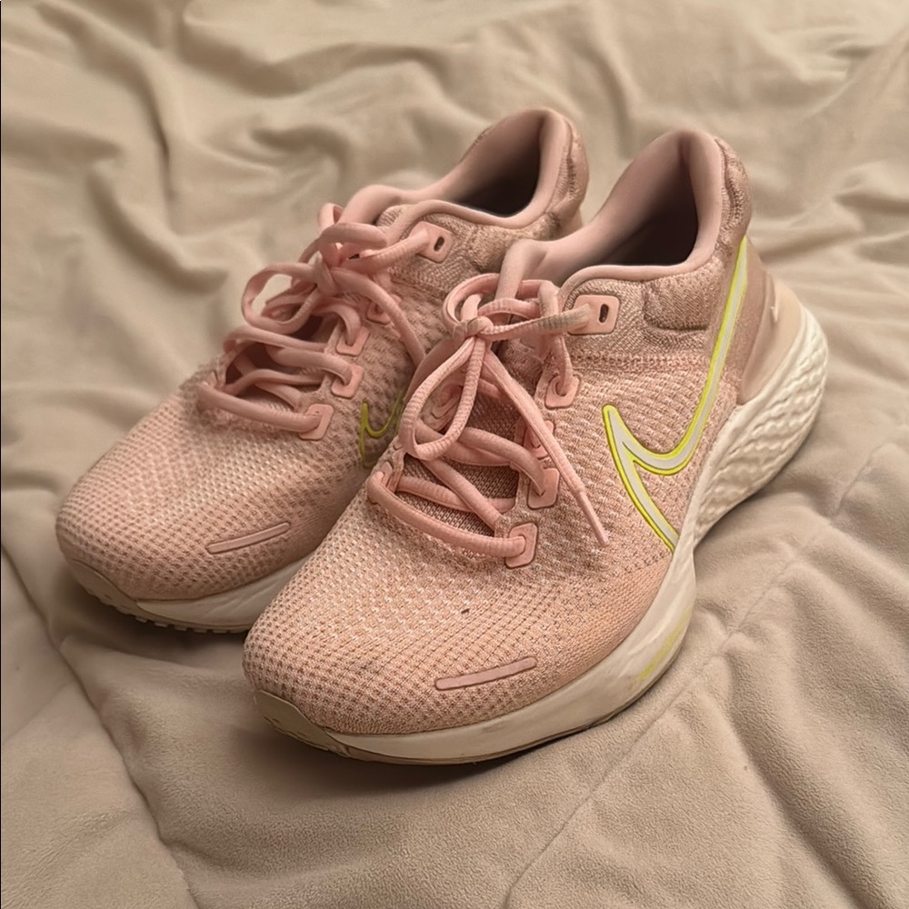 Nike Women's Pink Running Shoes
